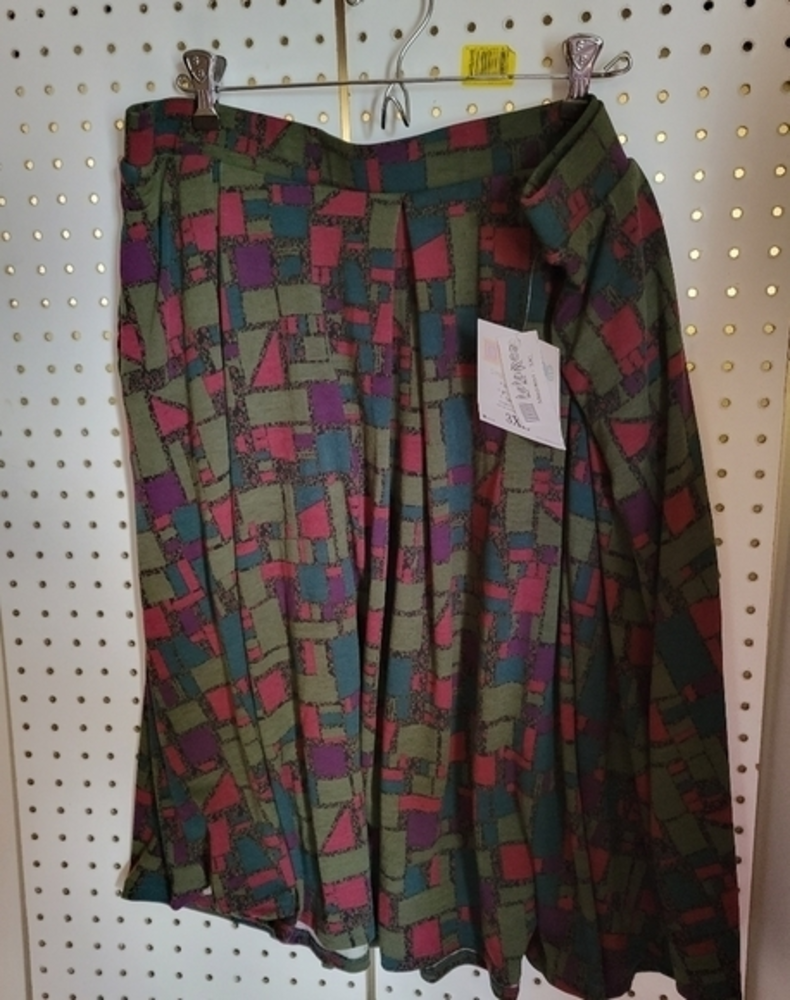 Lularoe NWT size 3XL‎ knee length skirt
